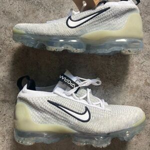 Nike Air Vapormax 2021 FK Flyknit GS White/Black DB1550-100 Youth Size 5.5 Y NEW